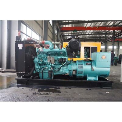 200kw東方紅柴油發(fā)電機組-東方紅6缸柴油機LR6H4L-DA柴油發(fā)電機組,缸徑/行程：120/130mm,柴油發(fā)電機組水冷發(fā)動機功率206KW,柴油發(fā)電機組配套馬拉松斯坦福發(fā)電機。廠價直銷歡迎選購：13773399855。