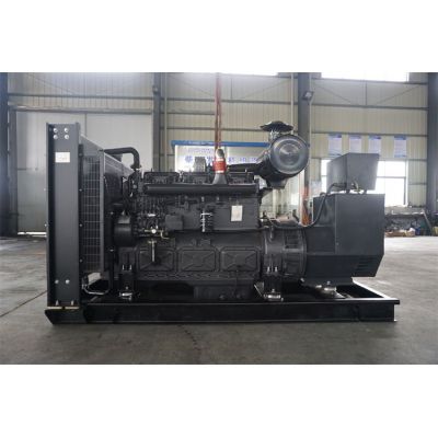 200kw凱普柴油發(fā)電機(jī)組-凱普6缸柴油機(jī)缸徑/行程：135/150mm,水冷發(fā)動(dòng)機(jī)功率206KW,配套馬拉松斯坦福發(fā)電機(jī)。廠價(jià)直銷歡迎選購(gòu)：13773399855。