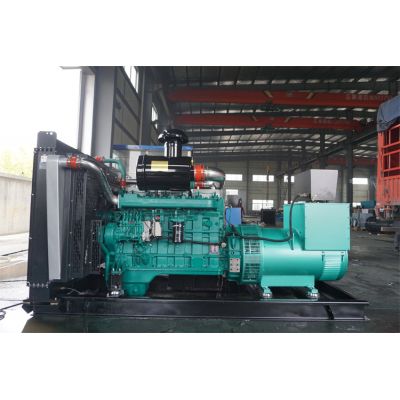 200kw乾能柴油發(fā)電機(jī)組-乾能6缸柴油機(jī)G128ZLD柴油發(fā)電機(jī)組,缸徑/行程：135/150mm,柴油發(fā)電機(jī)組水冷發(fā)動機(jī)功率206KW,柴油發(fā)電機(jī)組配套馬拉松斯坦福發(fā)電機(jī)。廠價(jià)直銷歡迎選購：13773399855。