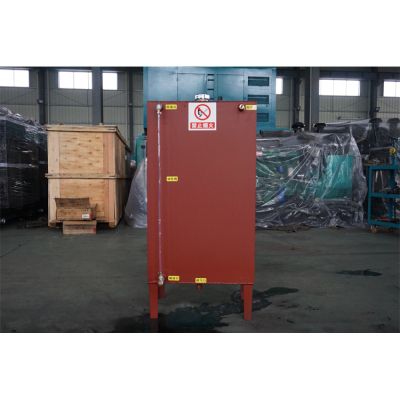 廠價直銷200L柴油發(fā)電機組專用油箱,發(fā)電機組油箱具有透明油標、進油口有閥關門控制、200升油箱回油在油泵油箱上部，柴油排污口在油箱的低部。