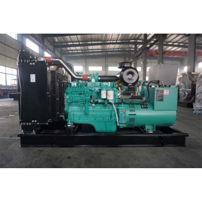 120kw東風(fēng)康明斯柴油發(fā)電機(jī)組-東風(fēng)康明斯6缸柴油機(jī)6BTAA5.9-G12柴油發(fā)電機(jī)組,缸徑/行程：102/120mm,柴油發(fā)電機(jī)組水冷發(fā)動機(jī)功率140KW,柴油發(fā)電機(jī)組配套馬拉松斯坦福發(fā)電機(jī)。廠價(jià)直銷歡迎選購：13773399855。
