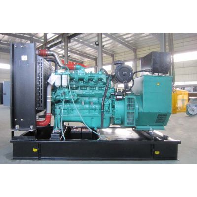 120kw玉柴柴油發(fā)電機(jī)組-玉柴6缸柴油機(jī)YC6B205L-D20柴油發(fā)電機(jī)組,缸徑/行程：108/125mm,柴油發(fā)電機(jī)組水冷發(fā)動機(jī)功率152KW,柴油發(fā)電機(jī)組配套馬拉松斯坦福發(fā)電機(jī)。廠價(jià)直銷歡迎選購：13773399855。