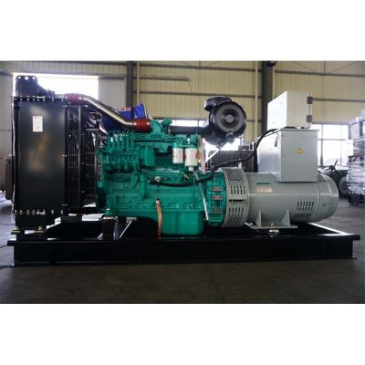 100kw東風(fēng)康明斯柴油發(fā)電機(jī)組-東風(fēng)康明斯6缸柴油機(jī)6BTAA5.9-G2柴油發(fā)電機(jī)組,缸徑/行程：102/120mm,柴油發(fā)電機(jī)組水冷發(fā)動(dòng)機(jī)功率120KW,柴油發(fā)電機(jī)組配套馬拉松斯坦福發(fā)電機(jī)。廠價(jià)直銷歡迎選購：13773399855。
