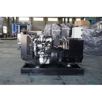 40kw珀金斯柴油發(fā)電機組-珀金斯3缸柴油機1103A-33TG1柴油發(fā)電機組,缸徑/行程：105/127mm,柴油發(fā)電機組水冷發(fā)動機功率46KW,柴油發(fā)電機組配套馬拉松斯坦福發(fā)電機。廠價直銷歡迎選購：13773399855。