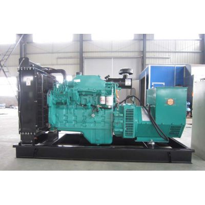 150kw東風(fēng)康明斯柴油發(fā)電機(jī)組-東風(fēng)康明斯6缸柴油機(jī)6CTA8.3-G2柴油發(fā)電機(jī)組,缸徑/行程：114/135mm,柴油發(fā)電機(jī)組水冷發(fā)動(dòng)機(jī)功率163KW,柴油發(fā)電機(jī)組配套馬拉松斯坦福發(fā)電機(jī)。廠價(jià)直銷歡迎選購(gòu)：13773399855。