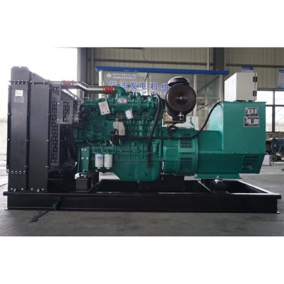 150kw玉柴柴油發(fā)電機(jī)組-玉柴6缸柴油機(jī)YC6A245-D30柴油發(fā)電機(jī)組,缸徑/行程：108/132mm,柴油發(fā)電機(jī)組水冷發(fā)動機(jī)功率181KW,柴油發(fā)電機(jī)組配套馬拉松斯坦福發(fā)電機(jī)。廠價(jià)直銷歡迎選購：13773399855。