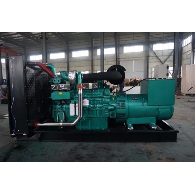 400KW玉柴柴油發(fā)電機(jī)組-玉柴6缸柴油機(jī)YC6T660-D31柴油發(fā)電機(jī)組缸徑/行程：145/165mm,柴油發(fā)電機(jī)組水冷發(fā)動(dòng)機(jī)功率485KW,柴油發(fā)電機(jī)組配套馬拉松斯坦福發(fā)電機(jī)。廠價(jià)直銷歡迎選購(gòu)：13773399855。