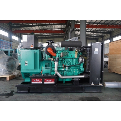 80KW玉柴柴油發(fā)電機(jī)組-玉柴4缸柴油機(jī)YCD4Y33H6-135,柴油發(fā)電機(jī)組缸徑/行程：105/125mm,柴油發(fā)電機(jī)組水冷發(fā)動(dòng)機(jī)功率99KW,柴油發(fā)電機(jī)組配套馬拉松斯坦福發(fā)電機(jī)。廠價(jià)直銷歡迎選購(gòu)：13773399855。