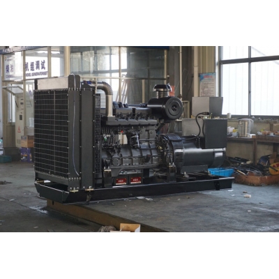 700kw上柴動(dòng)力柴油發(fā)電機(jī)組-上柴股份6缸柴油機(jī)6KTAA25-G31柴油發(fā)電機(jī)組,缸徑/行程：170/185mm,柴油發(fā)電機(jī)組水冷發(fā)動(dòng)機(jī)功率800KW,柴油發(fā)電機(jī)組配套馬拉松斯坦福發(fā)電機(jī)。廠價(jià)直銷歡迎選購(gòu)：13773399855。