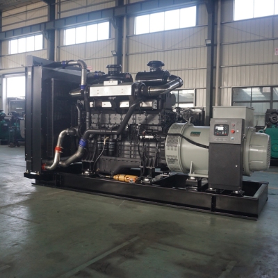 800kw上柴動(dòng)力柴油發(fā)電機(jī)組-上柴股份6缸柴油機(jī)6WTAA35-G32柴油發(fā)電機(jī)組,缸徑/行程：186/215mm,柴油發(fā)電機(jī)組水冷發(fā)動(dòng)機(jī)功率900KW,柴油發(fā)電機(jī)組配套馬拉松斯坦福發(fā)電機(jī)。廠價(jià)直銷歡迎選購(gòu)：13773399855。