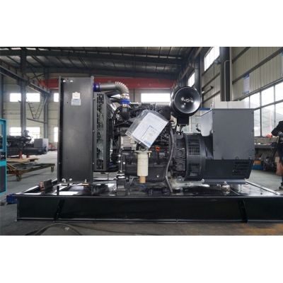50kw上柴動(dòng)力柴油發(fā)電機(jī)組-上柴動(dòng)力4缸柴油機(jī)4HTAA4.3-G32柴油發(fā)電機(jī)組,缸徑/行程：105/124mm,柴油發(fā)電機(jī)組水冷發(fā)動(dòng)機(jī)功率68KW,柴油發(fā)電機(jī)組配套馬拉松斯坦福發(fā)電機(jī)。廠價(jià)直銷(xiāo)歡迎選購(gòu)：13773399855。