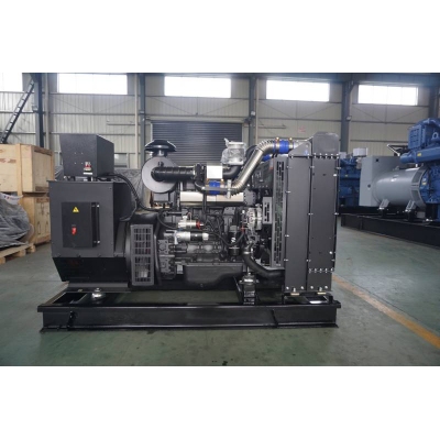 100kw上柴股份柴油發(fā)電機(jī)組-上柴動(dòng)力5缸柴油機(jī)SC4H140D2柴油發(fā)電機(jī)組,缸徑/行程：105/124mm,柴油發(fā)電機(jī)組水冷發(fā)動(dòng)機(jī)功率105KW,柴油發(fā)電機(jī)組配套馬拉松斯坦福發(fā)電機(jī)。廠價(jià)直銷歡迎選購(gòu)：13773399855。